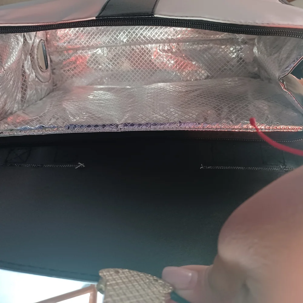 Portable Wine Cooler Black and White with Cat Design - Picture 4 of 5